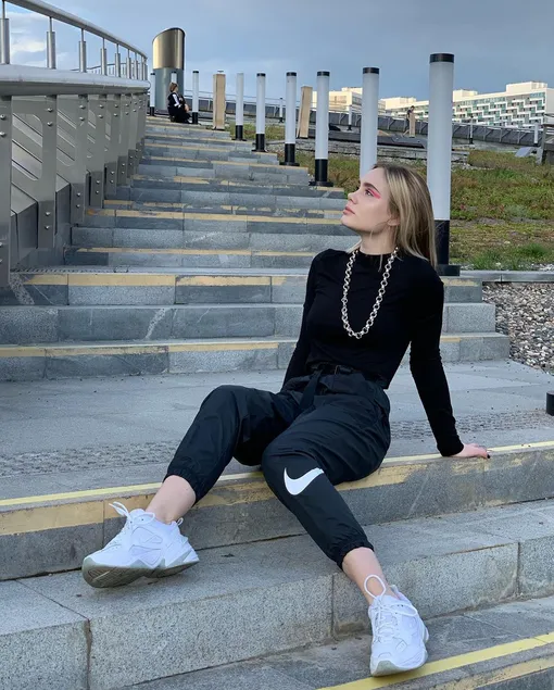 Дочь телеведущей Дочь телеведущей