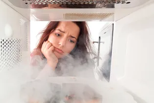 Неуниверсальный солдат: 10 предметов, которые нельзя греть в микроволновке Неуниверсальный солдат: 10 предметов, которые нельзя греть в микроволновке