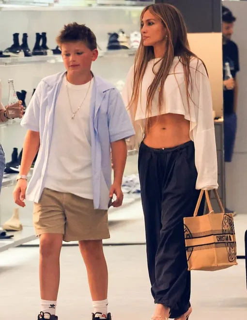 Дженнифер Лопес с сыном Бена Аффлека Дженнифер Лопес с сыном Бена Аффлека