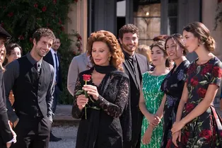 81-летняя Софи Лорен представила аромат Dolce&Gabbana в романтичном ролике 81-летняя Софи Лорен представила аромат Dolce&Gabbana в романтичном ролике