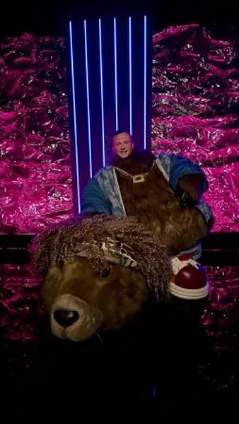 Нажми и смотри