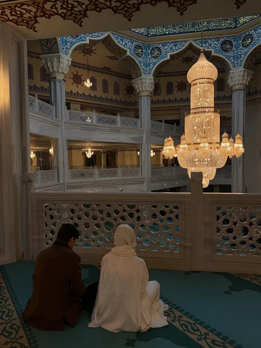 Влюбленные прошли религиозный обряд