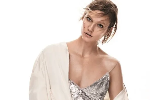 New Metallics: Карли Клосс представила новый тренд MANGO New Metallics: Карли Клосс представила новый тренд MANGO