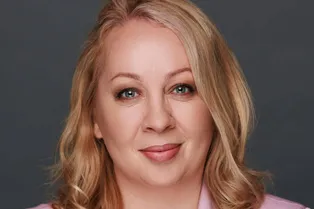 «Бывший муж умер в декабре, мама в больнице»: кто похоронит актрису сериала «Универ» Екатерину Ведунову и ее дочь