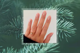 Снежная сказка: 10 зимних дизайнов ногтей с елками, инеем и шишками
