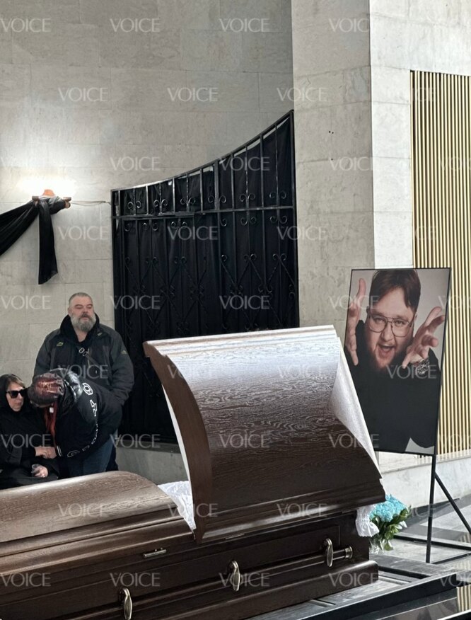 Церемония прощания с юрием шатуновым. Андрей мягков актер похороны. В москве простились с валентином гафтом. В москве простились с дмитрием красиловым. Прощание с леонидом куравлевым.