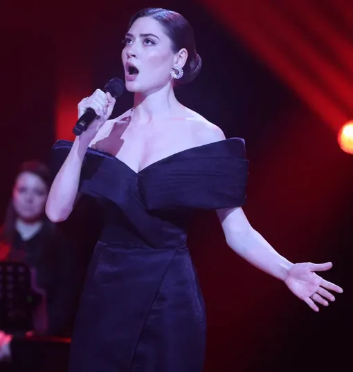 Эльмира Караханова на шоу «Голос» Эльмира Караханова на шоу «Голос»