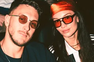 Рэпер T-Killah и его жена раскрыли пол будущего ребенка в ресторане Рэпер T-Killah и его жена раскрыли пол будущего ребенка в ресторане