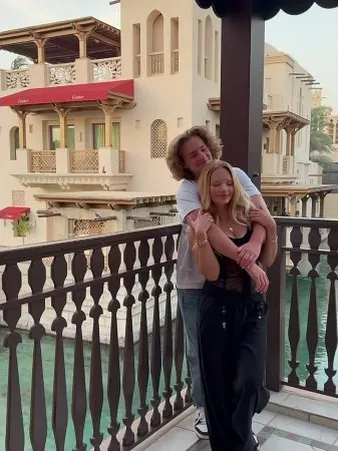 Нажми и смотри