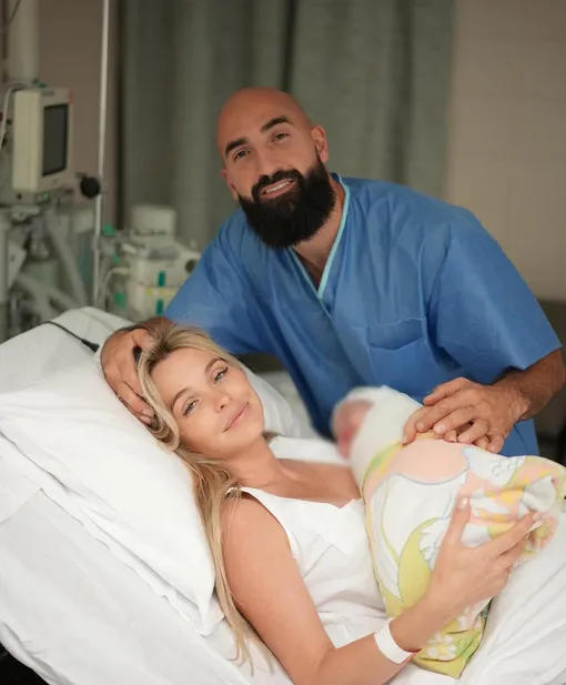 Анна Хилькевич и Артур Мартиросян воспитывают троих дочерей Анна Хилькевич и Артур Мартиросян воспитывают троих дочерей