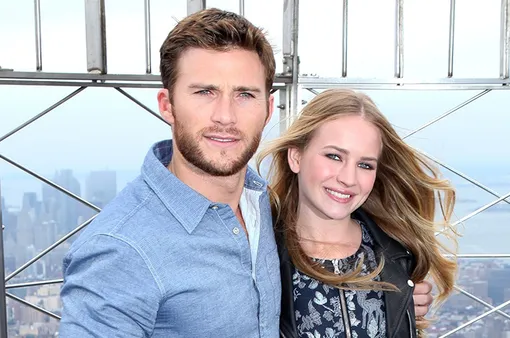 Скотт Иствуд и Бритт Робертсон