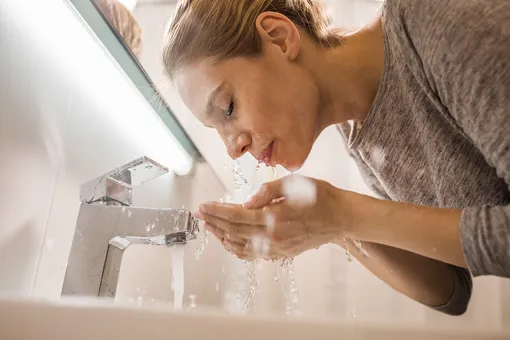 Как быстро сузить поры на лице дома: 7 простых и гениальных секретов Как быстро сузить поры на лице дома: 7 простых и гениальных секретов