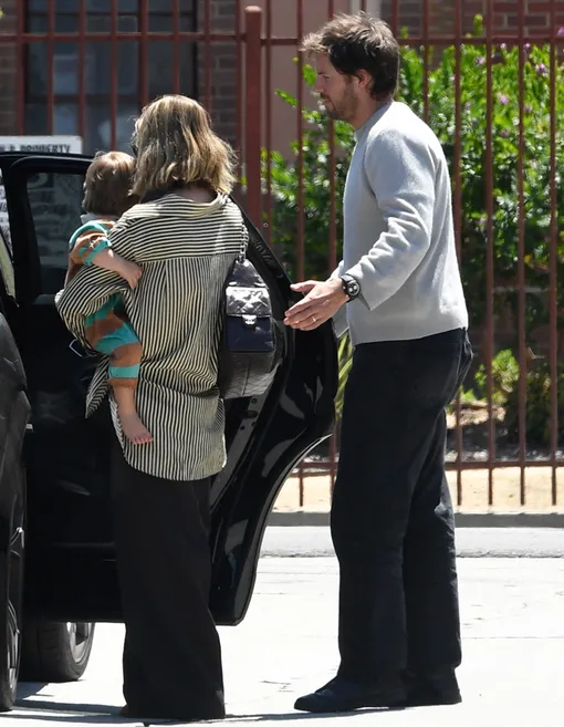 Марго Робби и Том Экерли скрывают имя ребенка