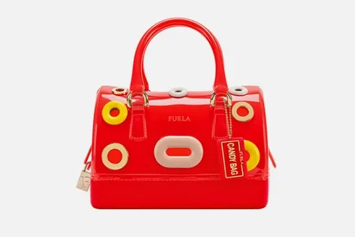 Furla представили коллекцию конфетных сумочек