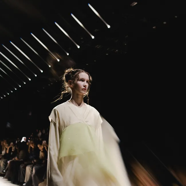 Принты, лак, шифон: тренды сезона, отобранные стилистом Василисой Гамалея-Гусаровой на Московской неделе моды