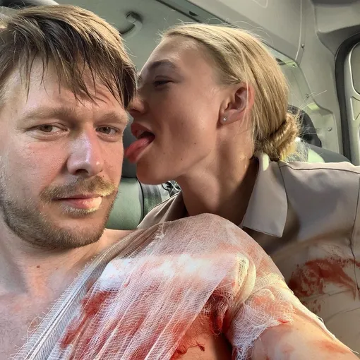 С Оксаной Акиньшиной Никита Ефремов снимался в сериале «Полёт» Никита Ефремов
