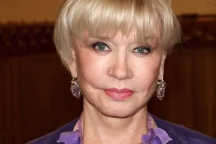 Вера Алентова призналась, что с удовольствием превратилась в «яркую проститутку» Вера Алентова призналась, что с удовольствием превратилась в «яркую проститутку»