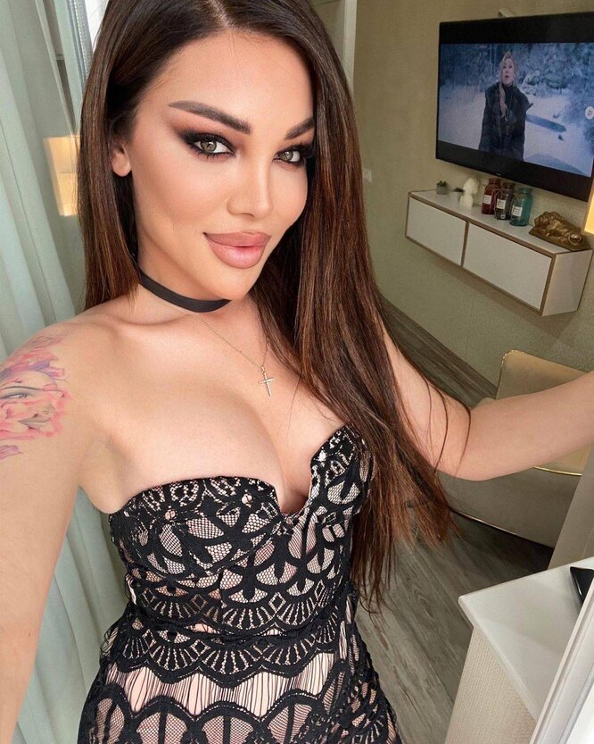 Қытайлық әйелді трансвестит сиқырлайды