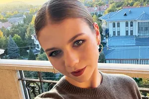«Подбил мою уверенность в себе»: Александра Трусова призналась, что два года не общается с отцом «Подбил мою уверенность в себе»: Александра Трусова призналась, что два года не общается с отцом