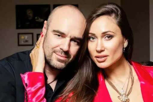 Любовник Полины Дибровой заявил, что жена сломала ему ногу двух местах