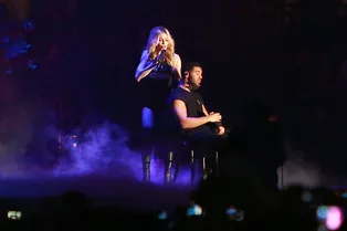 Мадонна поцеловала рэпера Дрейка на фестивале Coachella Мадонна поцеловала рэпера Дрейка на фестивале Coachella