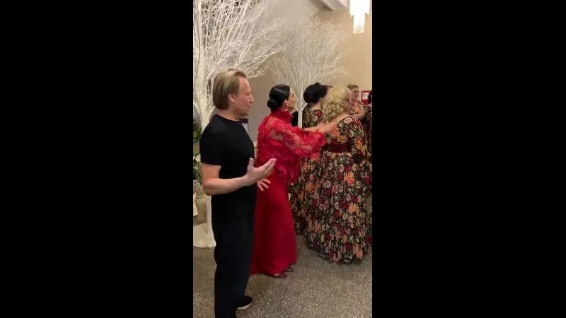 Нажми и смотри