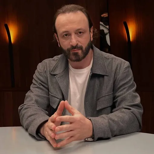 Илья Авербух рассказал, что тренер продолжал выходить на лед, несмотря на болезнь Илья Авербух рассказал, что тренер продолжал выходить на лед, несмотря на болезнь