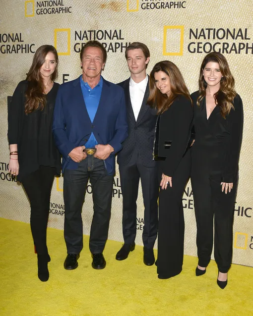 Арнольд Шварценеггер с бывшей женой и детьми