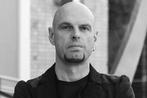 Умер в 53 года получивший пулевое ранение в спину во время теракта в «Крокусе» концертный промоутер Дмитрий Сараев Умер в 53 года получивший пулевое ранение в спину во время теракта в «Крокусе» концертный промоутер Дмитрий Сараев