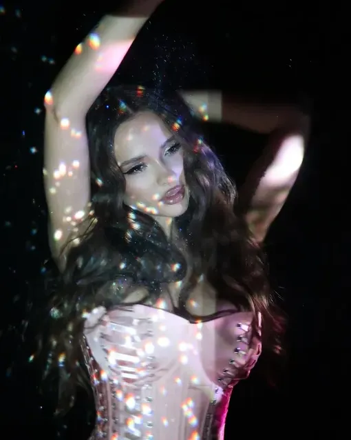 Валя Карнавал стала жертвой шантажистов