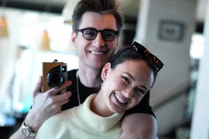 Алексей Воробьев устроил романтическую фотосессию с Аидой Гарифуллиной в Париже Алексей Воробьев устроил романтическую фотосессию с Аидой Гарифуллиной в Париже