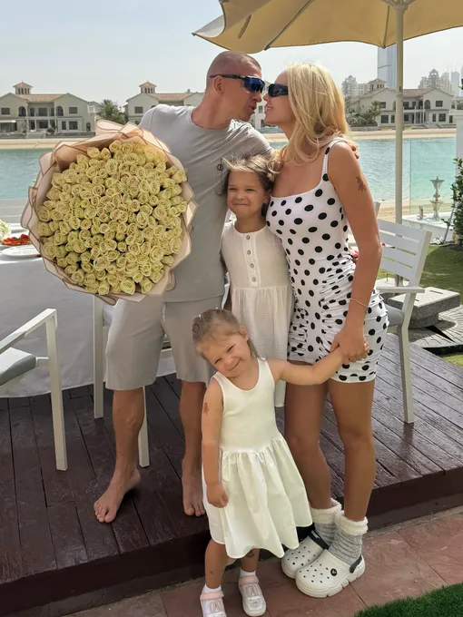 Ханна и Пашу с детьми оказались в эпицентре взрывов в Дубае Ханна и Пашу с детьми оказались в эпицентре взрывов в Дубае