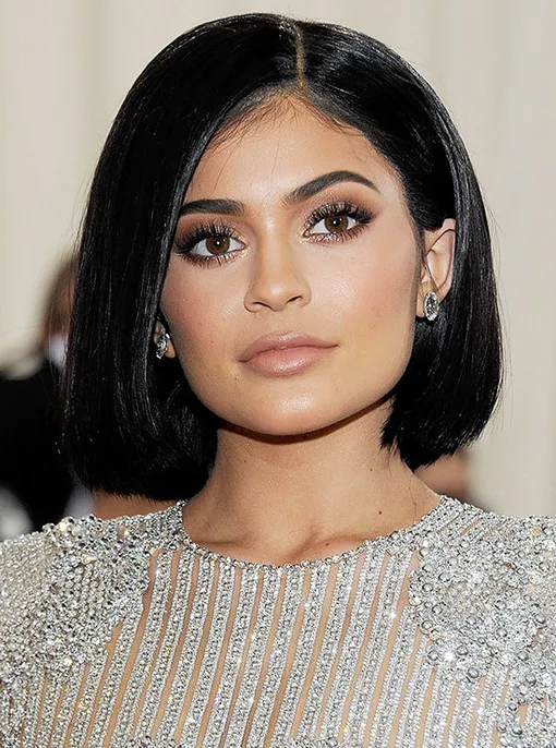 Сексуальные прически смещают акцент на черты лица, как, например, строгий боб самые сексуальные прически