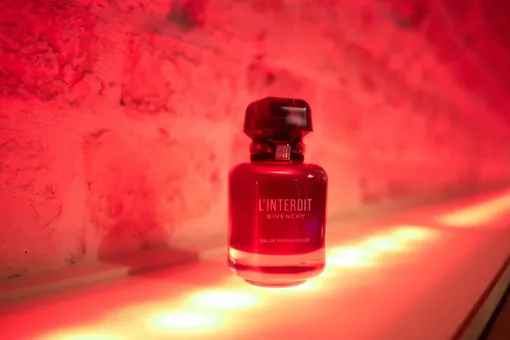 Алина Шпак, Даша Костромитина и другие на beauty-бранче Givenchy в Merlion Bar