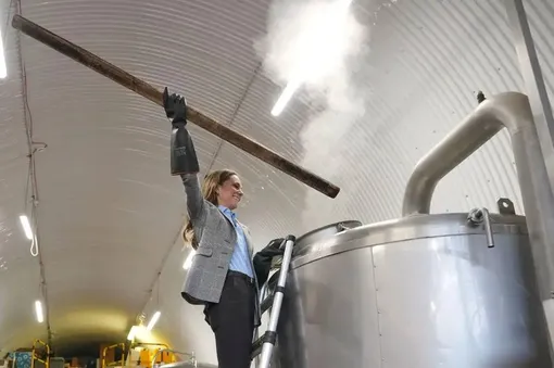 Кейт Миддлтон на каблуках забралась варочный котел