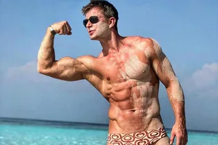 Роман Курцын порадовал девушек горячими фото с мальдивского пляжа Роман Курцын порадовал девушек горячими фото с мальдивского пляжа