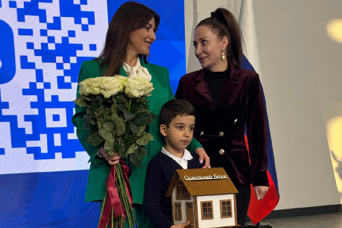 Жасмин посетила Дагестан, чтобы помочь пострадавшим от паводка