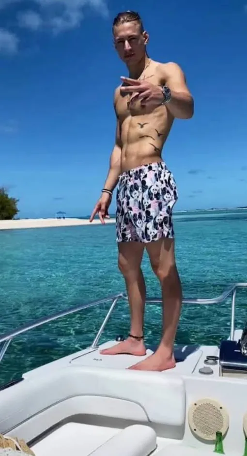 Анна Линникова показала фото обидчика Анна Линникова показала фото обидчика