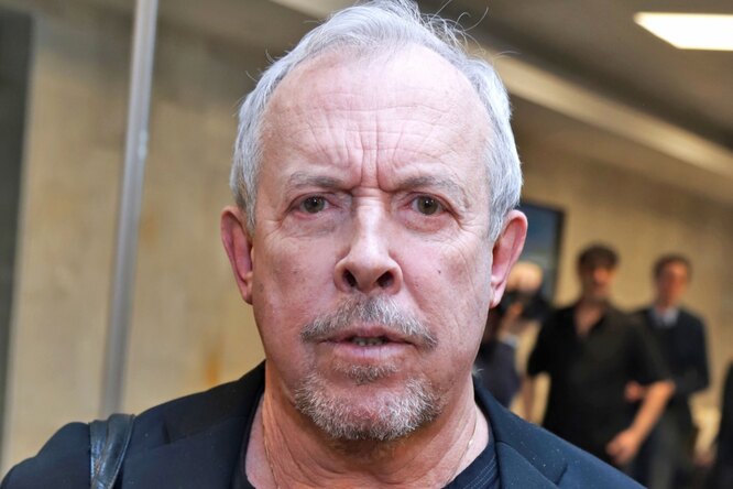 Манхва 99 невеста герцога. Баста выпускник текст. Не плачь скажи кого укусить фото. Мначала онс пдаеала а потомстала злпч. Слова песни плачь.