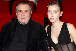 «Конечно я за!»: Алексей Учитель поддержал решение дочери Анны Пересильд закончить школу экстерном «Конечно я за!»: Алексей Учитель поддержал решение дочери Анны Пересильд закончить школу экстерном