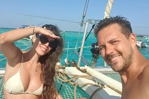 Жена Милоша Биковича показала фигуру в бикини, снявшись с мужем на яхте Жена Милоша Биковича показала фигуру в бикини, снявшись с мужем на яхте