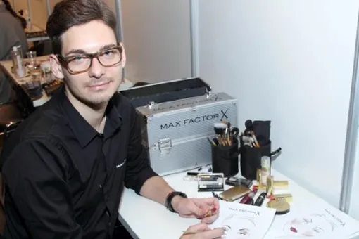 Max Factor поработал над образами моделей на Неделе моды в Москве Max Factor поработал над образами моделей на Неделе моды в Москве
