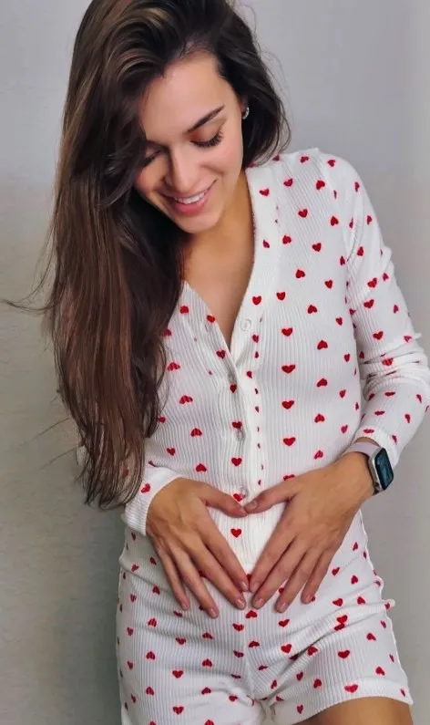 Аделина Сотникова стала мамой во второй раз