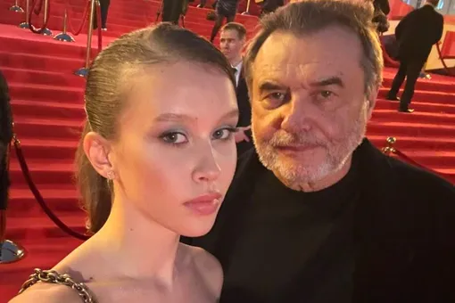 «Я всегда чувствую, что ты рядом»: Анна Пересильд поздравила отца Алексея Учителя с 74-летием «Я всегда чувствую, что ты рядом»: Анна Пересильд поздравила отца Алексея Учителя с 74-летием