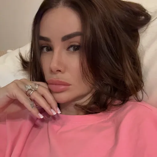 Айза высказалась о своей внешности