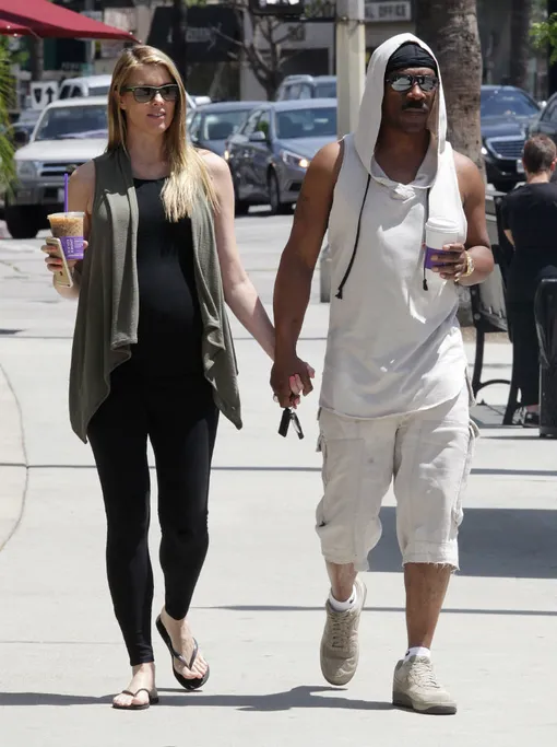 Эдди Мерфи с гражданской женой Пейдж Батчер до рождения дочки