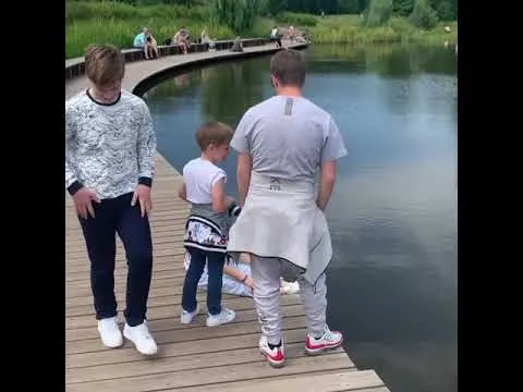 Нажми и смотри