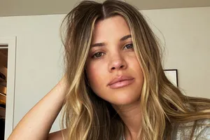 «У Элоизы будет брат»: беременная София Ричи рассекретила пол будущего ребенка на пижамной вечеринке