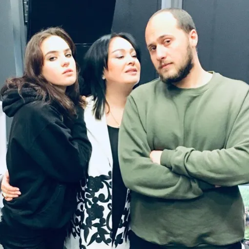 Лариса Гузеева воспитала дочь Ольгу и сына Георгия