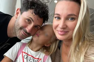 9-летняя дочь умершей после операции по увеличению ягодиц Юлии Бурцевой не приехала на ее похороны